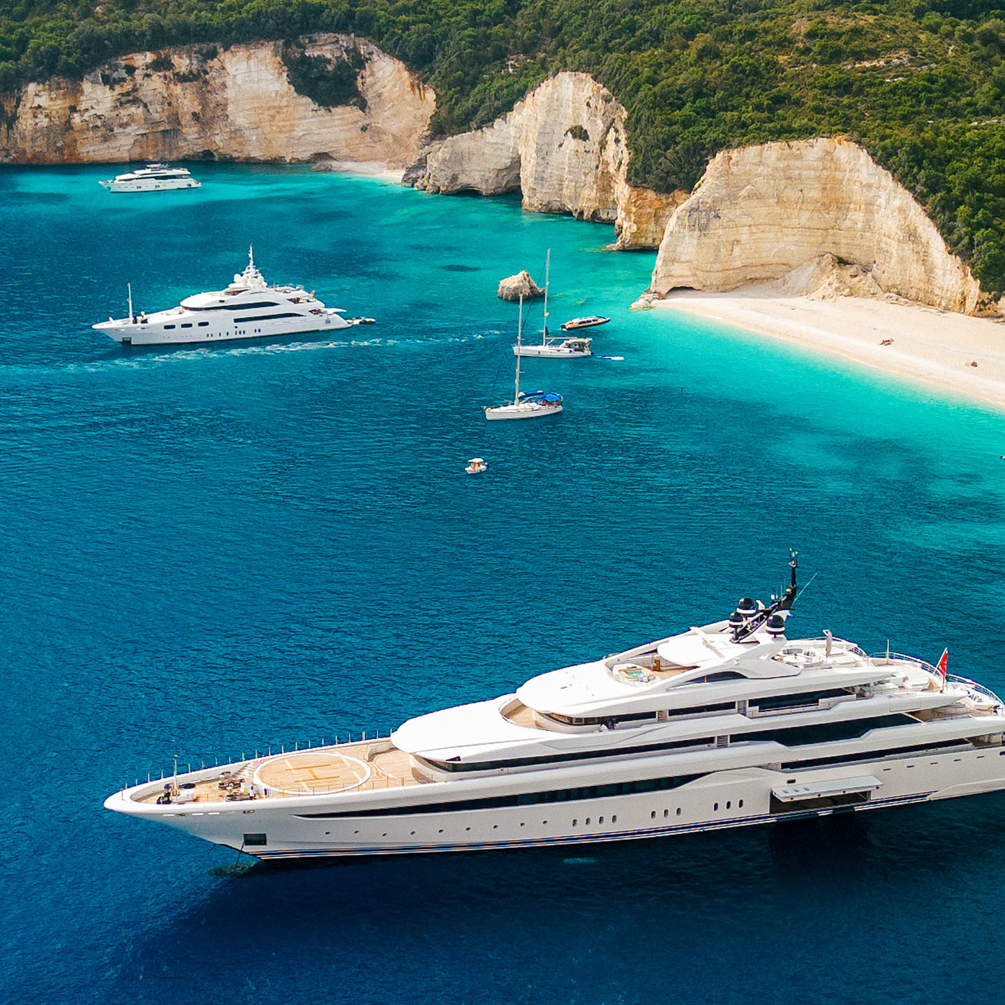 Article Image <p>Navigating yacht ownership</p>